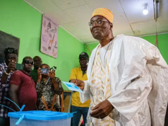 Cameroun : À quel jeu joue l’ex-ministre Issa Tchiroma Bakary, candidat à la présidentielle ?