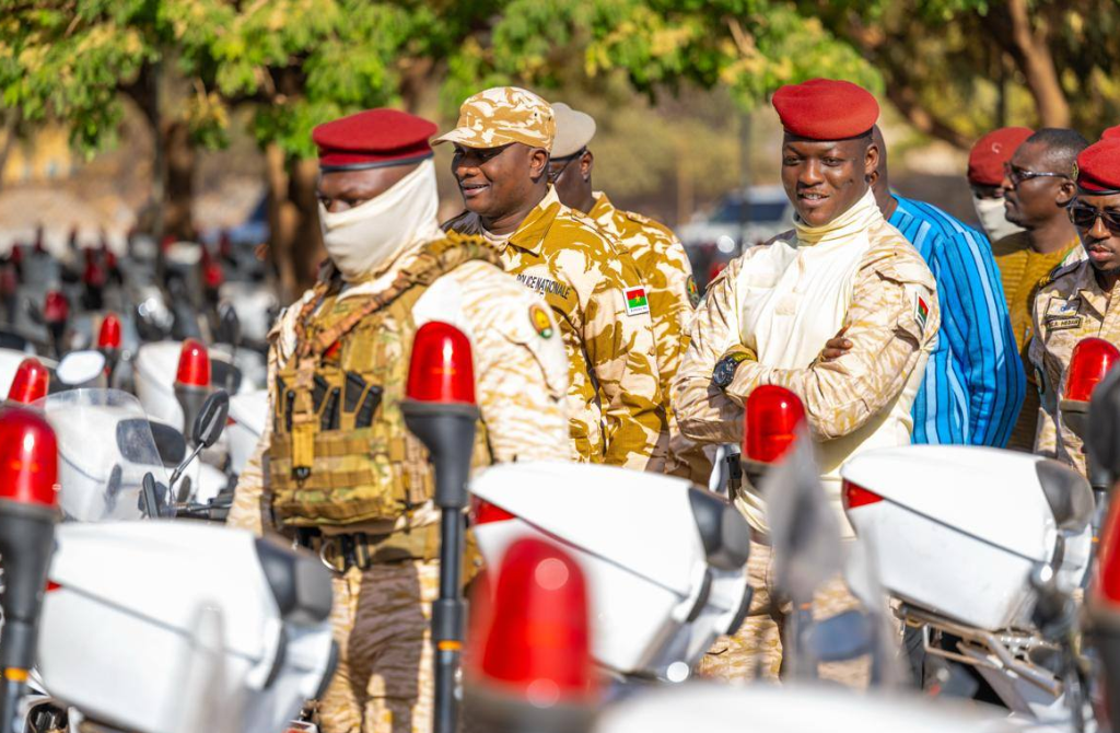 Burkina Faso : Le Président Traoré matérialise la vision sécuritaire avec 2 000 motos au service de la sécurité nationale