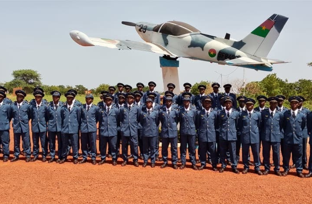 Burkina Faso : L’autonomie aérienne prend son envol avec une première promotion historique de mécaniciens