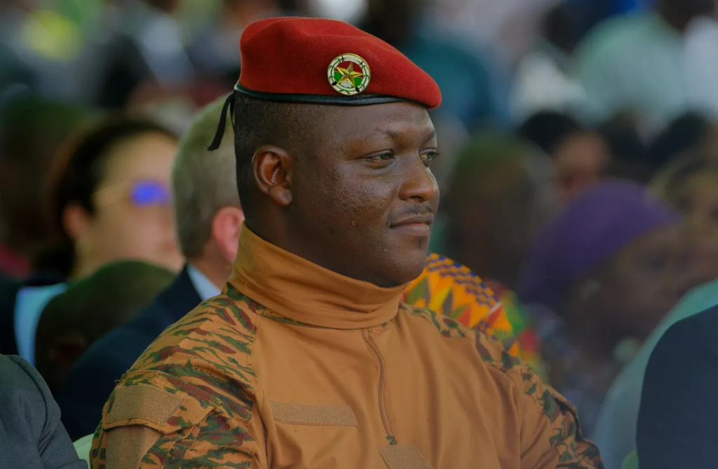 Burkina Faso : la vision audacieuse du Capitaine Ibrahim Traoré réinvente le soutien au sport et à la presse