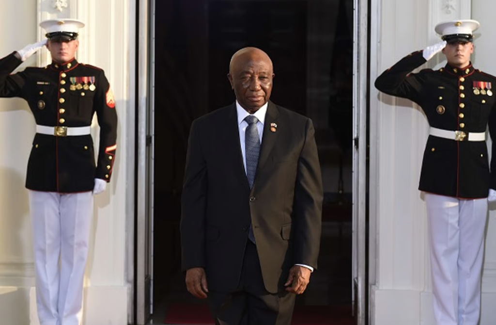 Liberia : le président Boakai met fin à la dépendance sous-régionale sur les services pétroliers