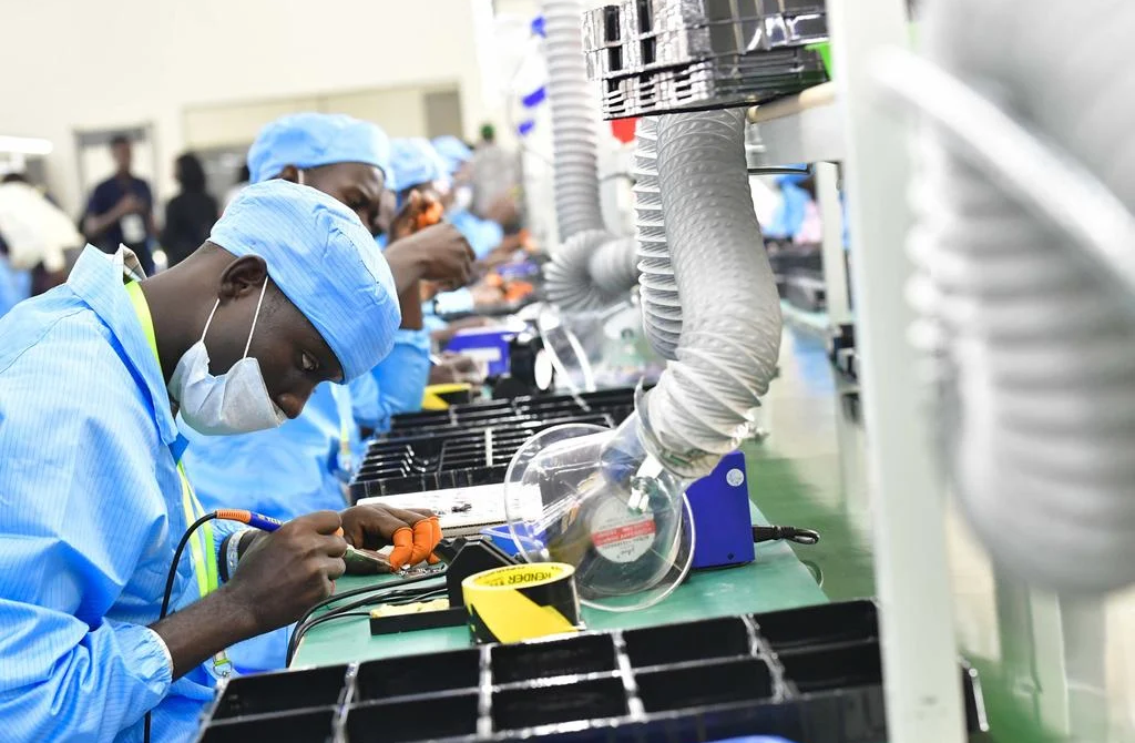 Ouganda : 25 millions de dollars pour l’industrie locale, un pari stratégique sur l’emploi des jeunes